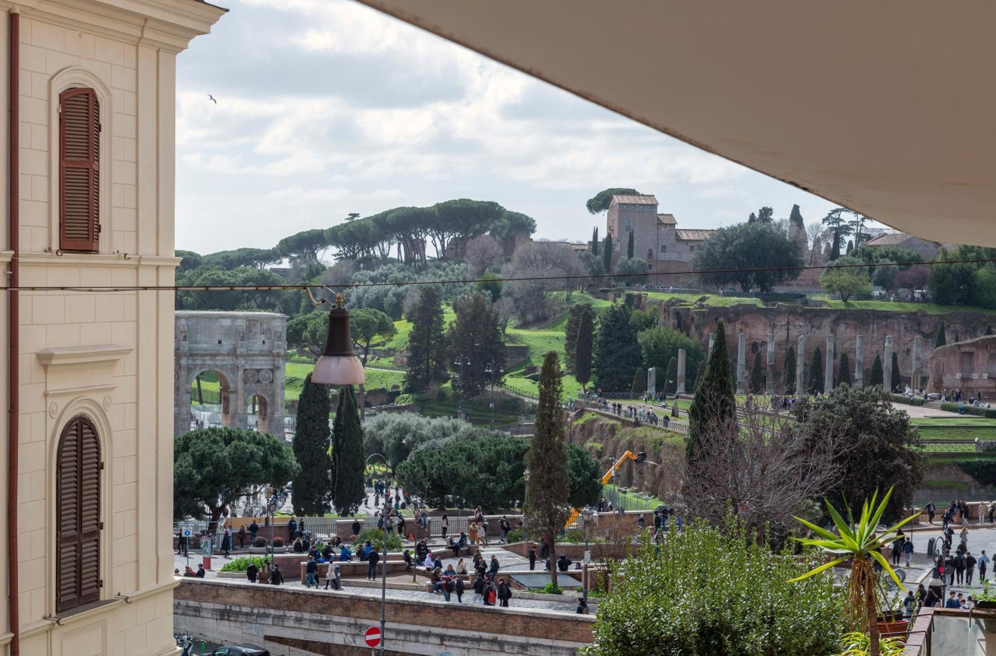 Colosseo Flats And Penthouse โรม ภายนอก รูปภาพ