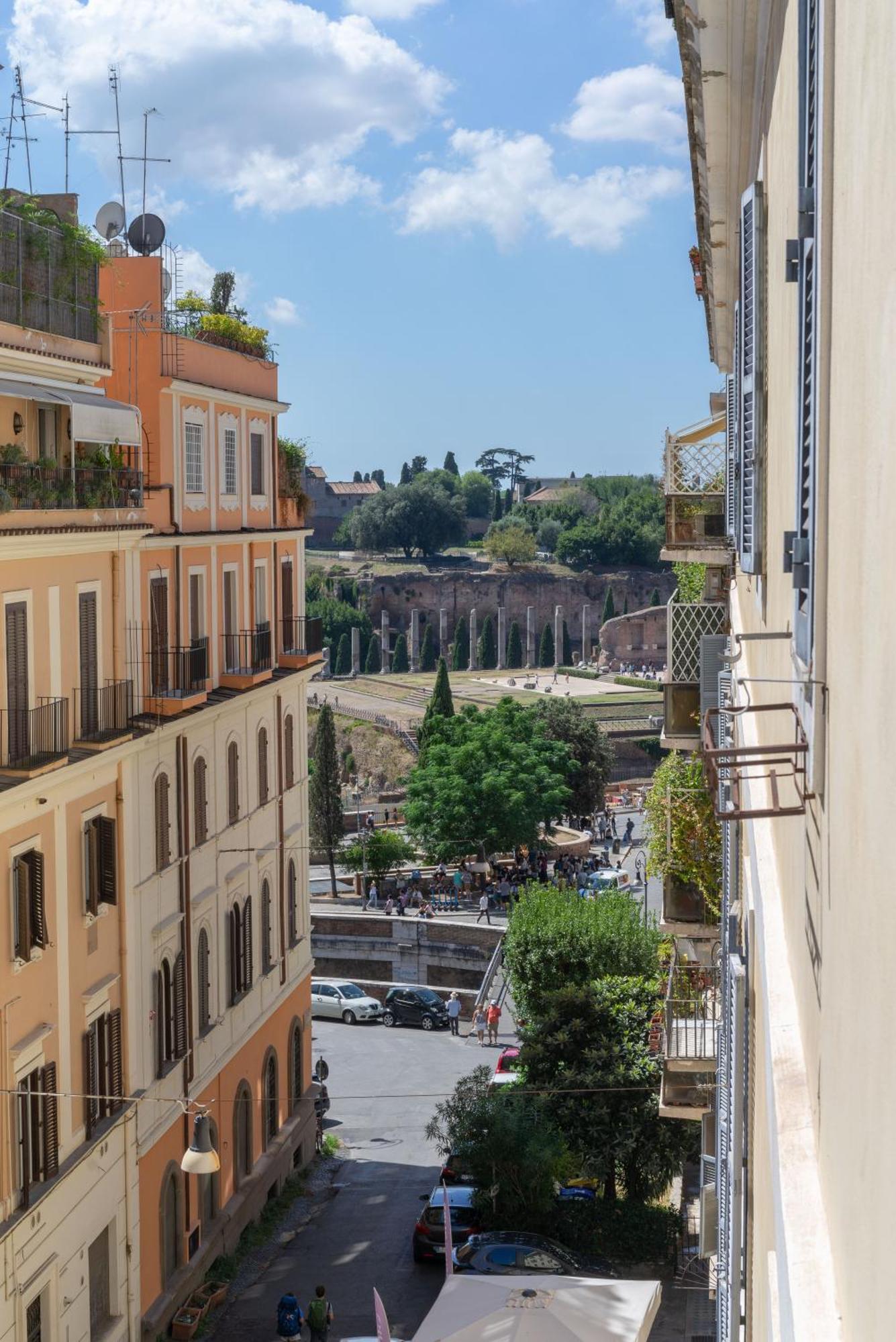 Colosseo Flats And Penthouse โรม ภายนอก รูปภาพ